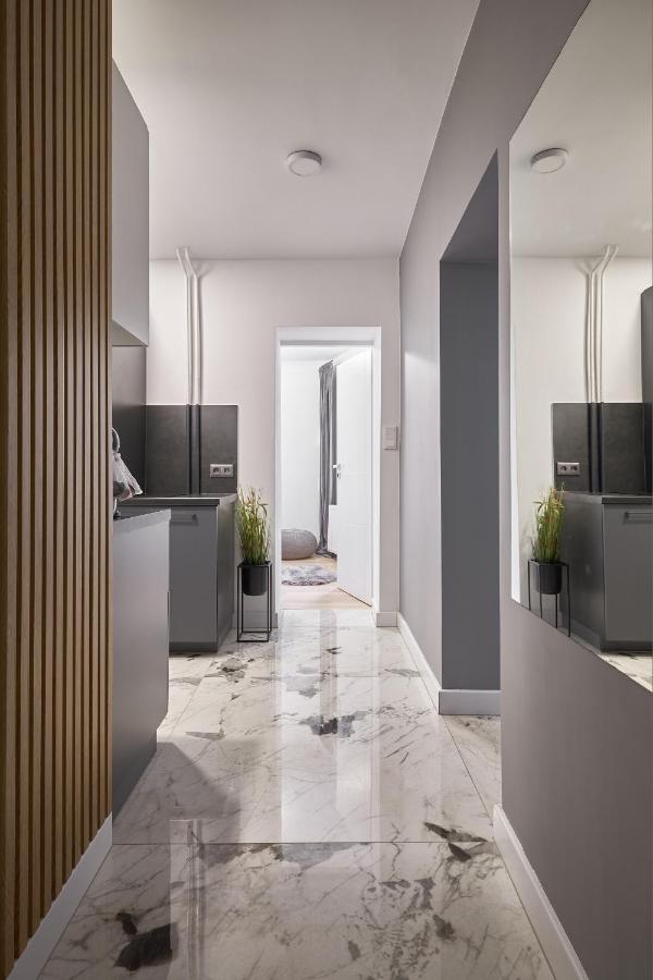 Platinum Apartment - Parking - Klimatyzacja - Winda - Self Check In Wroclaw Ngoại thất bức ảnh