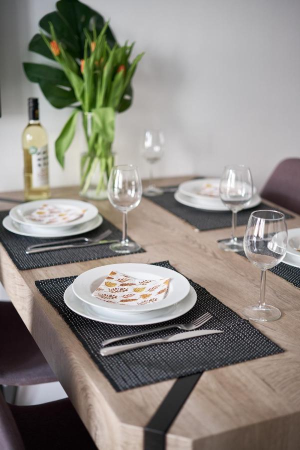 Platinum Apartment - Parking - Klimatyzacja - Winda - Self Check In Wroclaw Ngoại thất bức ảnh